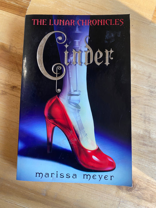 Cinder by Marissa Meyer