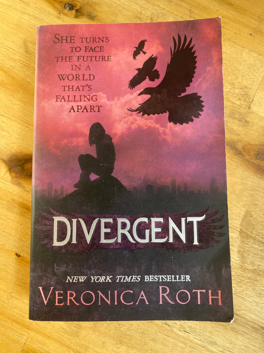 Divergent by Veronica Roth